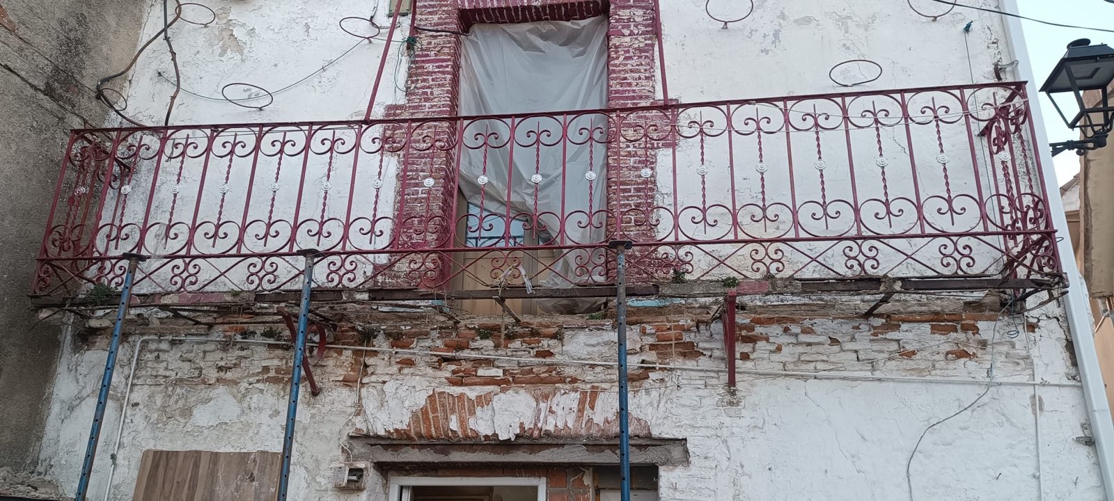 Rehabilitación estructural de balcón en Bustarviejo - foto 2