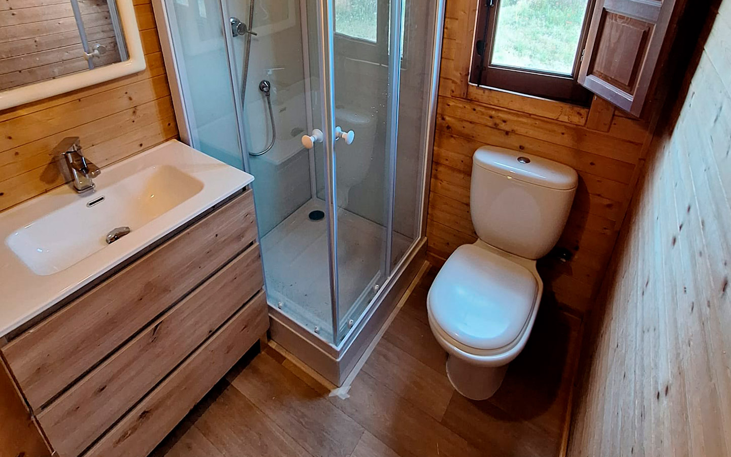 Reforma integral de baño en casa prefabricada en Guadalix de la Sierra - foto 6